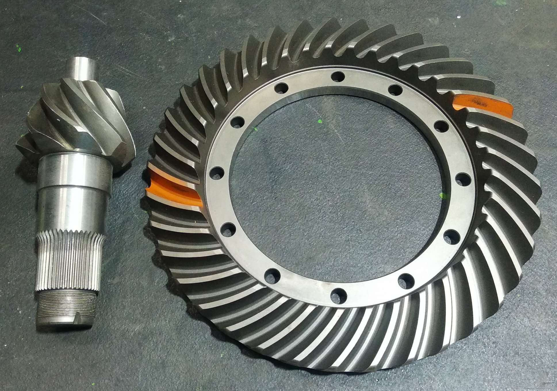 Пара гипоидная ZL50B 11-12/ZL50B11-13 8/37 зуб. Пара гипоидная ZL50B 11-12/ZL50B11-13 8/37 зуб.
