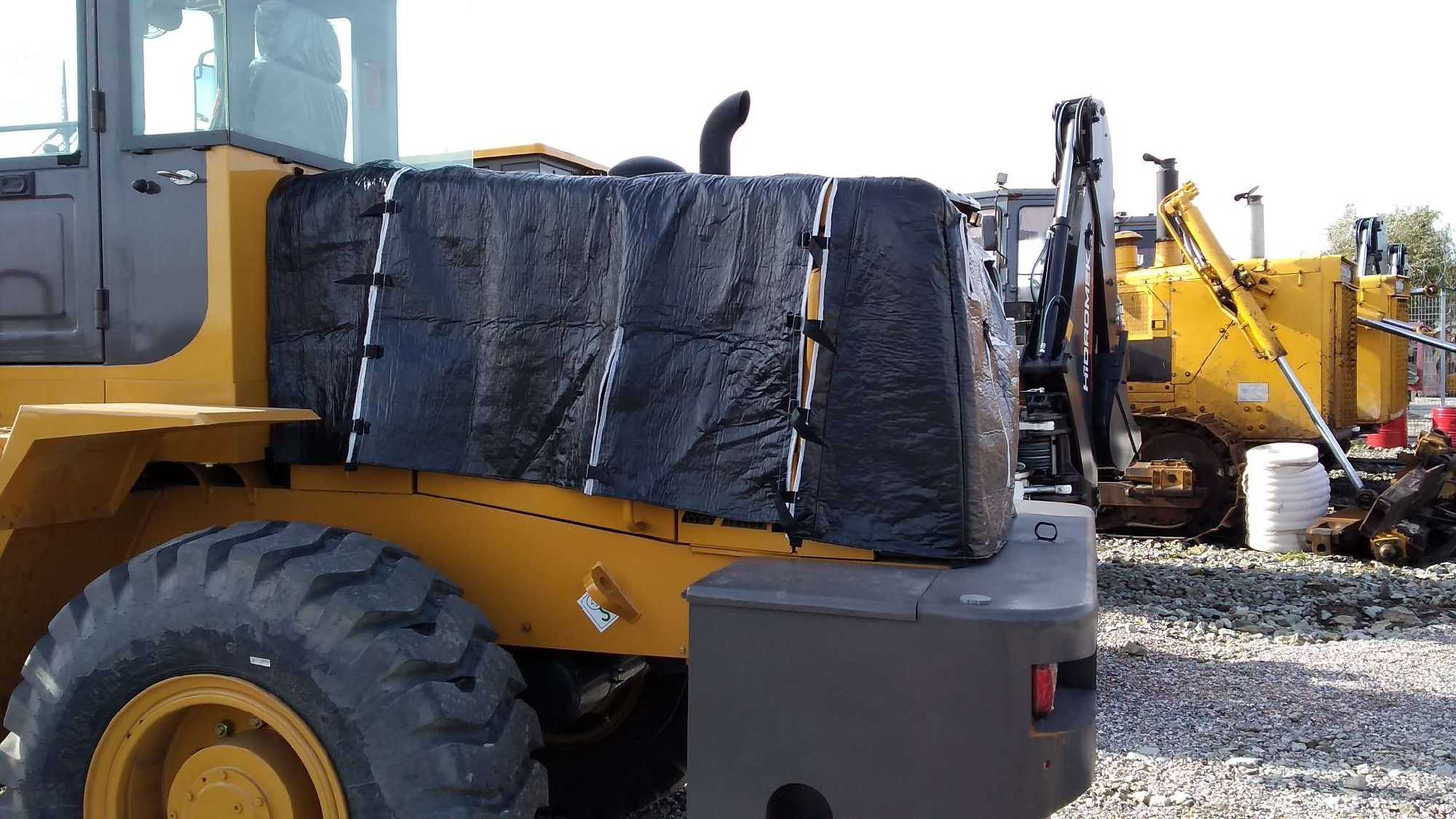 Утеплитель капота погрузчика Shantui SL50W-2 VR Утеплитель капота погрузчика Shantui SL50W-2 VR